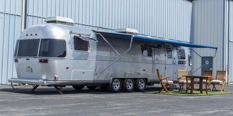 Acteur Tom Hanks verkoopt zijn zeer unieke caravan