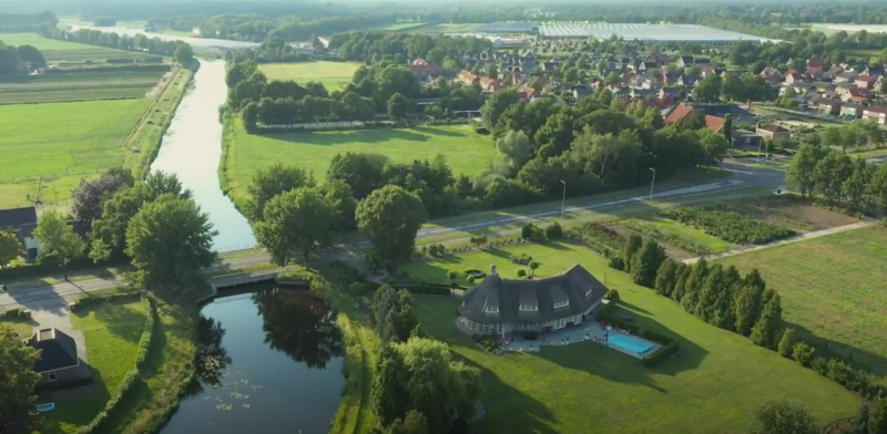 Funda droomwoning: reusachtig landhuis in Twente staat nu te koop