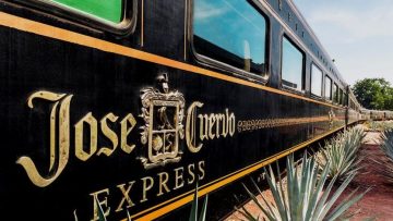 Vriendentrip: je kan voor slechts €100 met een tequila trein door Mexico reizen