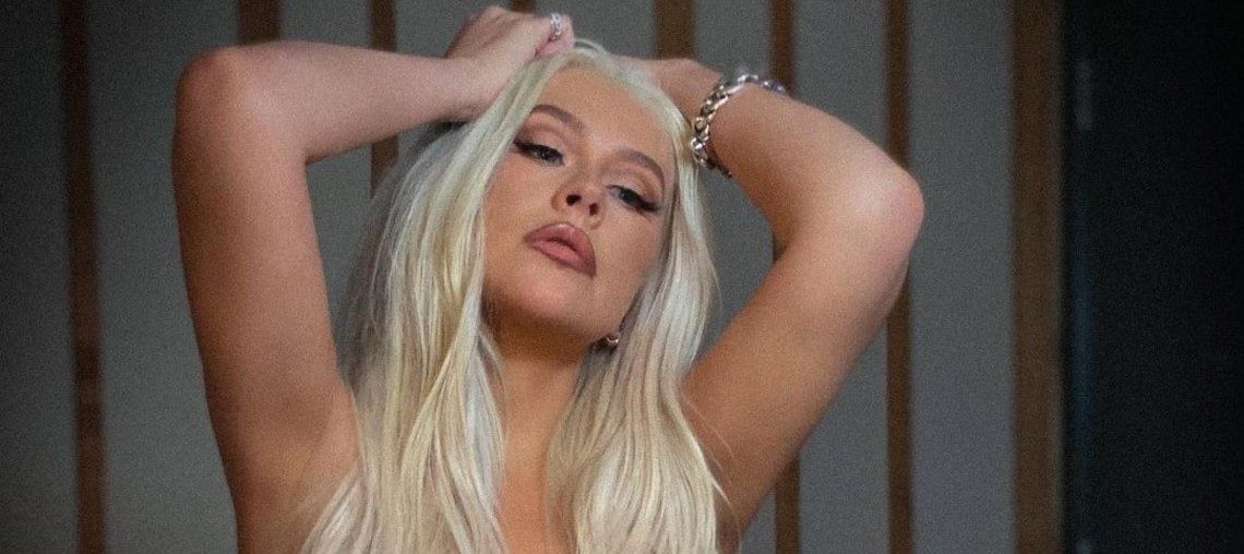 Christina Aguilera gaat topless voor haar nieuwe albumcover