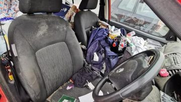 Werknemers weigeren apk-keuring te doen door een veel te smerige auto