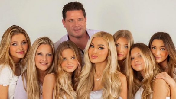 Man krijgt met zijn vrouw 6 beeldschone dochters