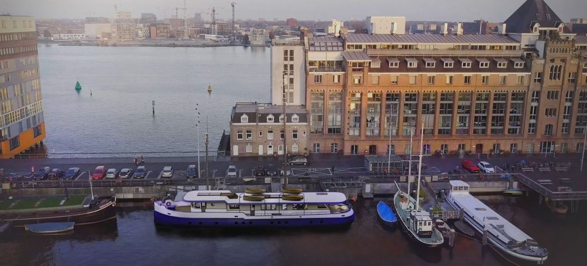 Unieke Funda vondst: drijvend penthouse in Amsterdam kost miljoenen