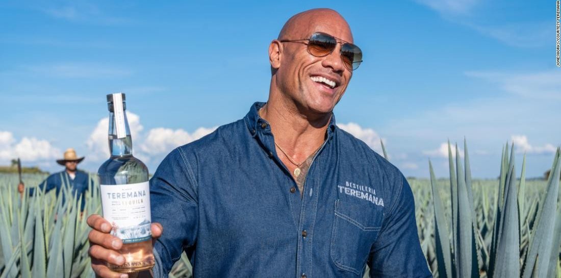 Dwayne ‘The Rock’ Johnson z’n tequilamerk gaat in de boeken als ‘de snelst groeiende ooit’