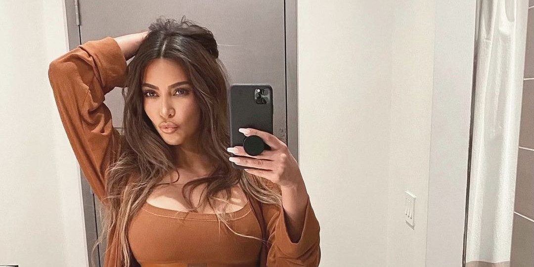 Kim Kardashian gaat viral met waanzinnige bikini foto’s