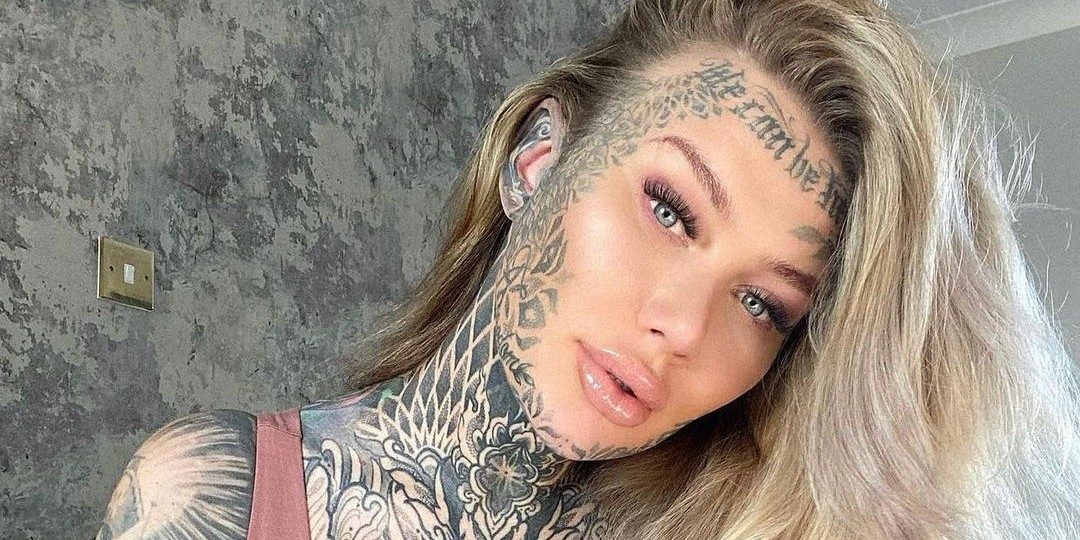 Britse dame laat tattoos voor één dag verdwijnen en het verschil is enorm