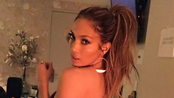 Jennifer Lopez steelt de show met extreem laag uitgesneden decolleté op coverfoto