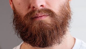 Hoelang duurt het om een lange baard te laten groeien?
