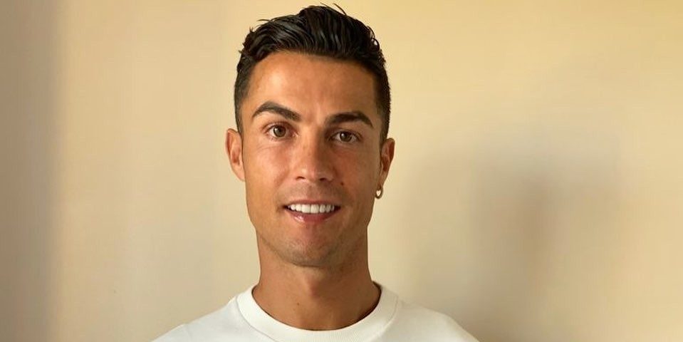 Cristiano Ronaldo op het strand gespot met extreem prijzig horloge