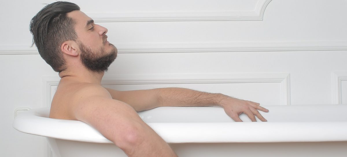 Helpt een warm bad om makkelijker in slaap te vallen?