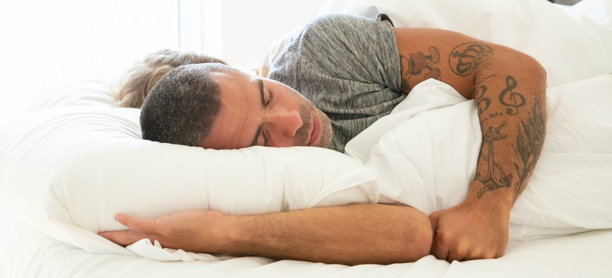 Studie onthult hoeveel uur per nacht mensen boven de 40 jaar moeten slapen