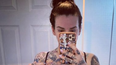 Vrouw is #1 fan en geeft €17.000 uit aan Eminem-tattoos