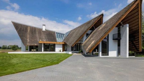 Pianist Joel Borelli zet zijn mega luxe villa in Brabant te koop voor €4 miljoen