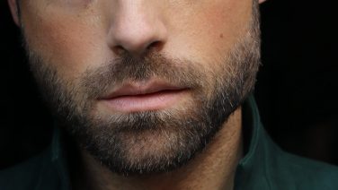 Welke baard past goed bij een vierkant gezicht?