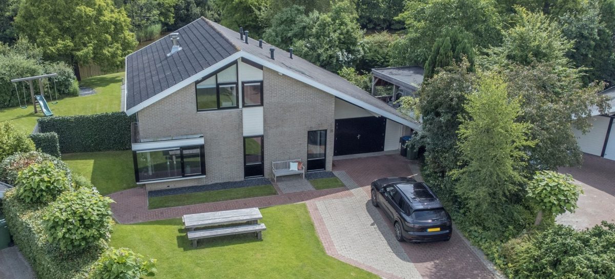 Sven Kramer laat Heerenveen achter zich en zet prachtige villa te koop