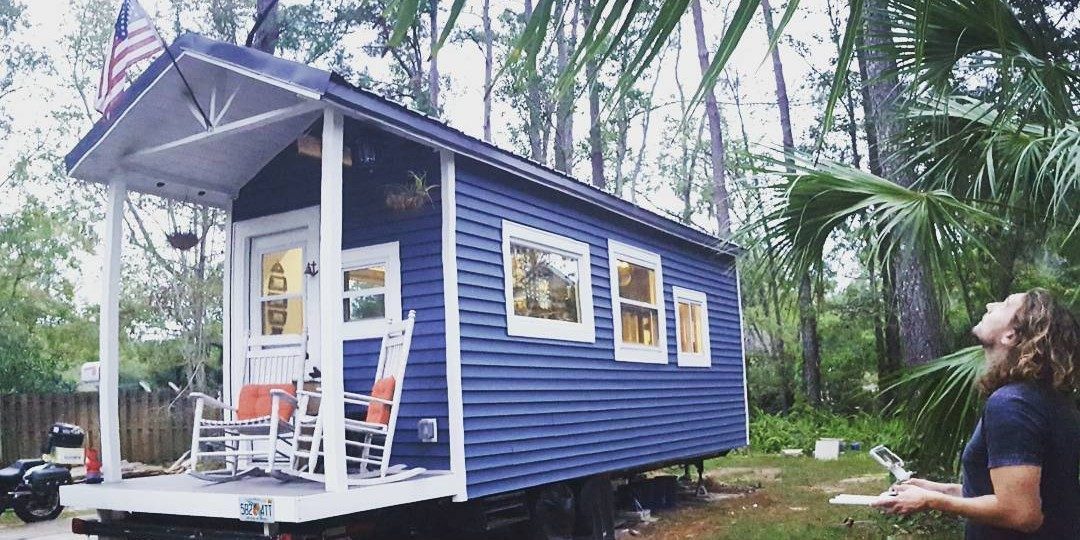 Student bouwt voor slechts $15.000 een tiny house en het resultaat is waanzinnig