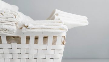 Waarom stinken je kleren soms nog na het wassen?