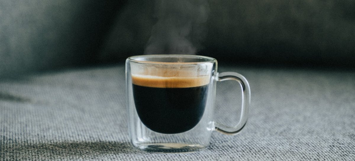Waarom er in een espresso veel minder cafeïne zit dan in andere koffies