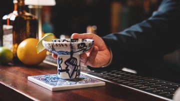 Nu in Amsterdam: tijdelijke cocktailbar waar jij professionele bartender-workshops kan volgen