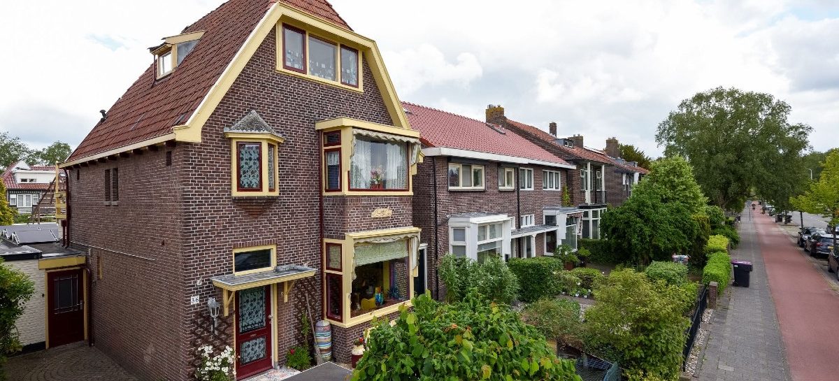 Deze woning in Leeuwarden doet vanbinnen pijn aan je ogen (Funda)