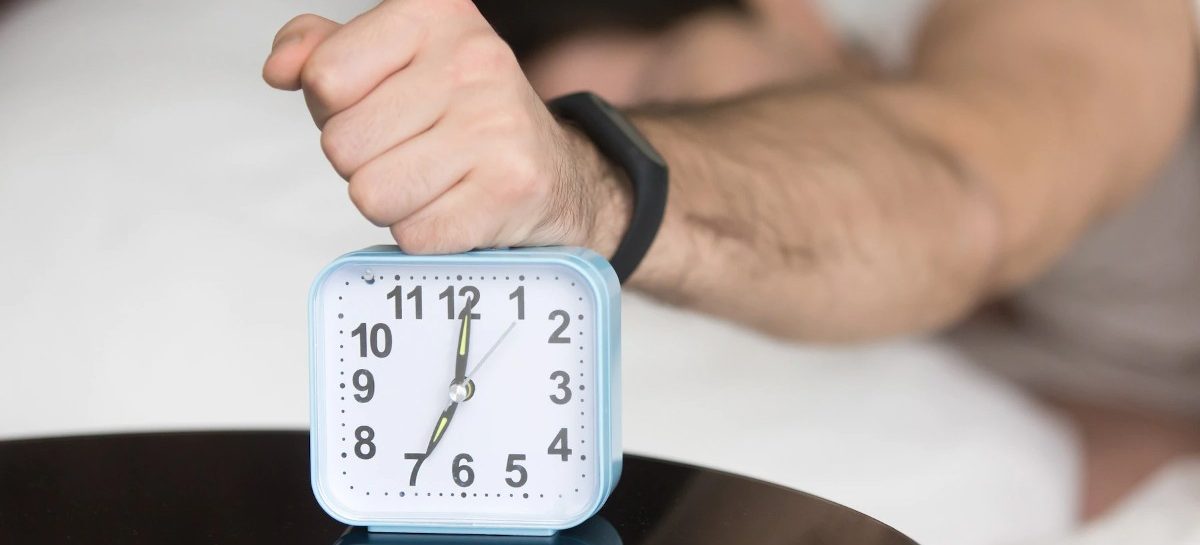 12 verschillende oorzaken waarom jij ’s nachts vaak wakker wordt
