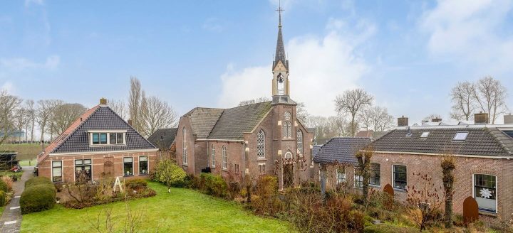 Hét #1 Funda-koopje: Prachtige Design Kerk Kost Slechts €495.000,-