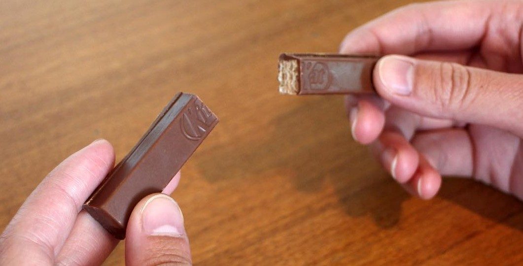 Fans ontdekken wat er binnenin een KitKat zit en reageren stomverbaasd