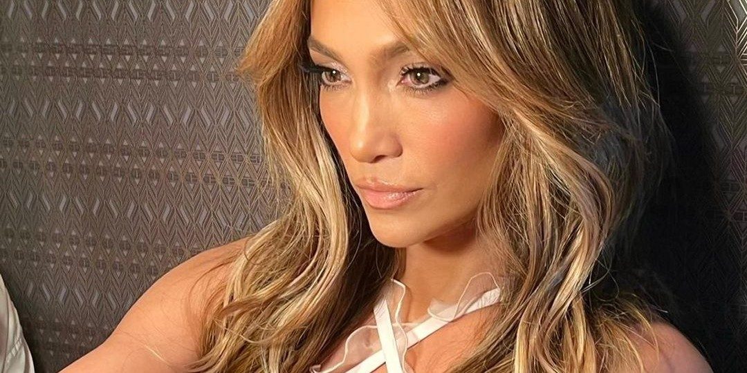 Jennifer Lopez bewijst in strakke jurk dat leeftijd slechts een getal is