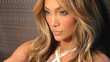 Jennifer Lopez bewijst in strakke jurk dat leeftijd slechts een getal is