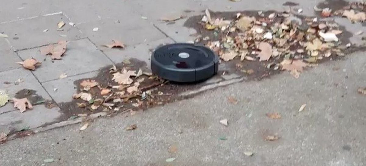 Robotstofzuiger ontsnapt uit winkel en begint de straten te stofzuigen