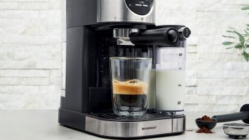 De Lidl verkoopt nu een espressomachine met automatische melkopschuimer met mega korting