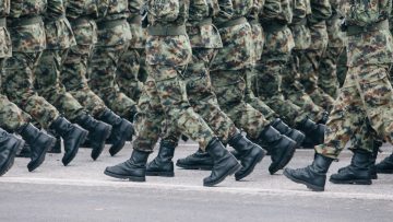 De salarissen per rang in het Nederlandse leger
