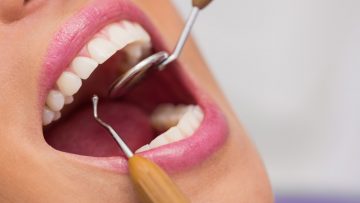 3 dingen die je kan doen om een slechte adem te voorkomen, volgens tandartsen