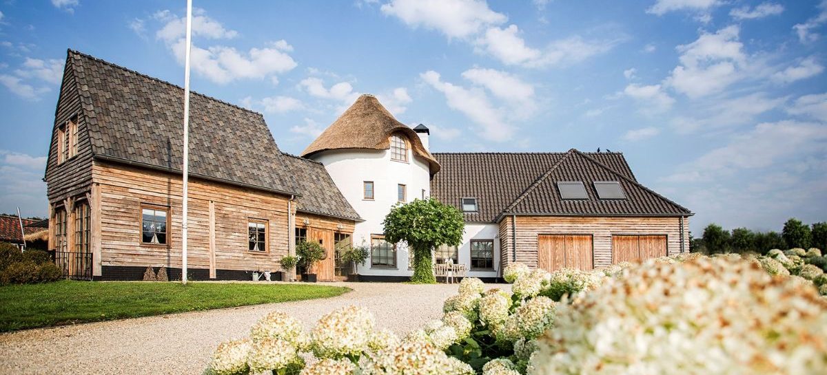 Een van de mooiste landhuizen van heel Nederland staat nu te koop op Funda