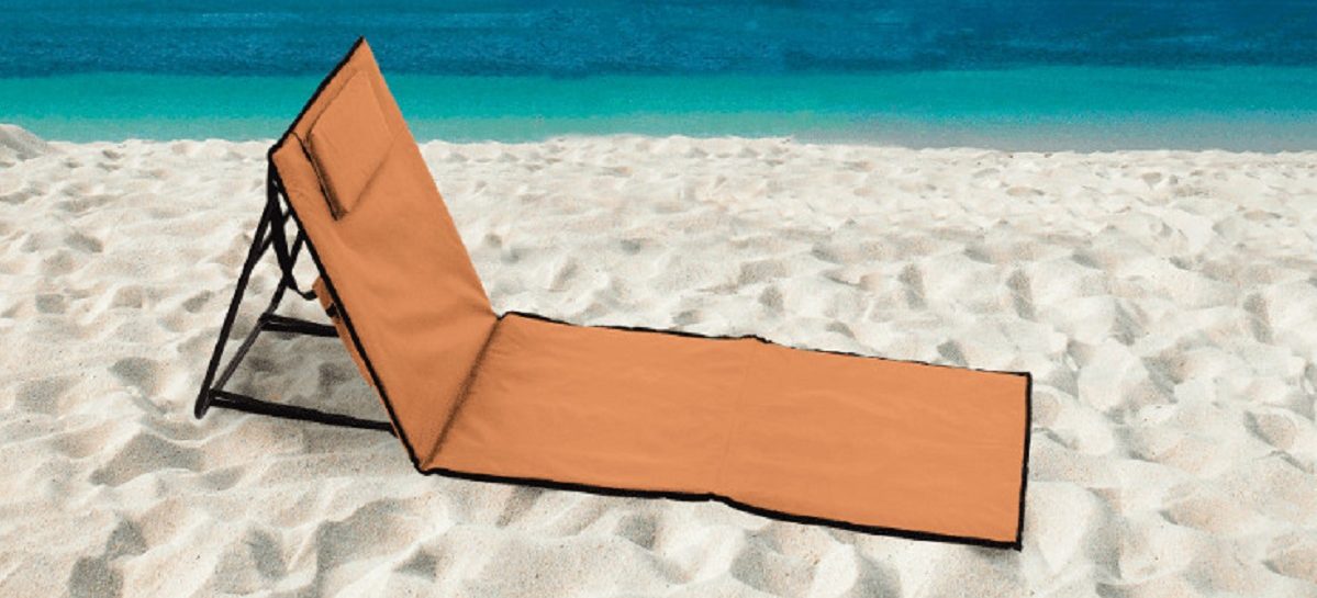 De ALDI verkoopt dé must-have van de zomer: een chille opvouwbare strandmat