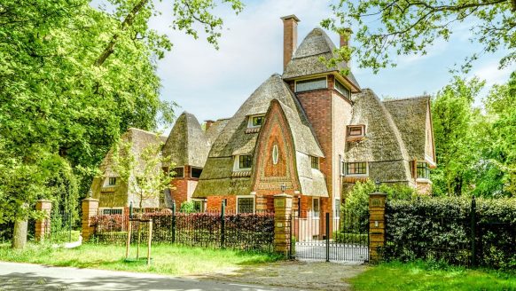 Dit mega landhuis in Wassenaar staat nu voor €4.750.000,- te koop op Funda