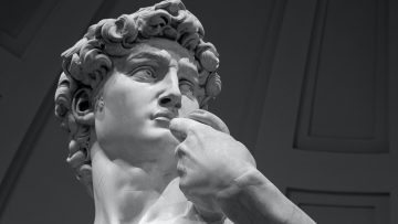 Vrouw legt uit waarom Griekse standbeelden een ‘klein zaakje’ hebben