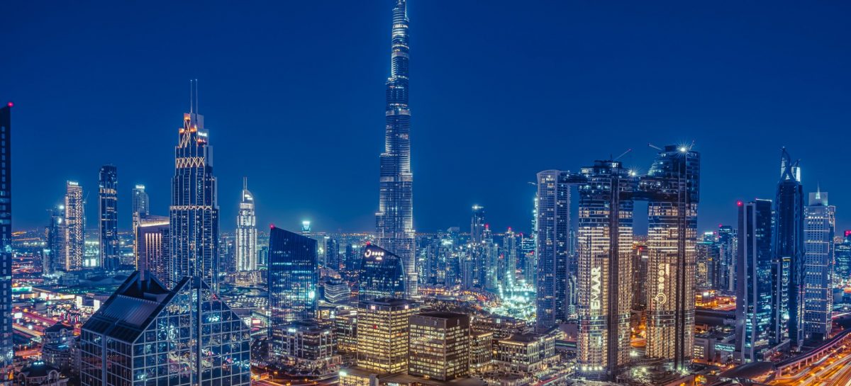 Video: Zo ziet een avond in het duurste restaurant van Dubai eruit