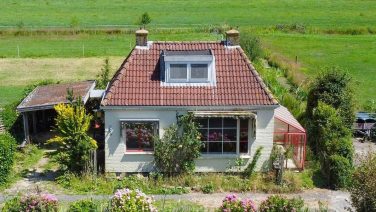 Dit vrijstaande huis op een unieke locatie staat nu voor slechts €150.000,- te koop op Funda