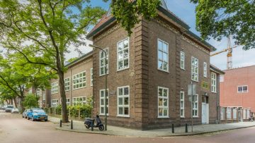 Funda parel: oud schoolgebouw in Den Haag is omgebouwd tot een prachtige woning