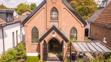 Funda hoogtepunt: kerkje in Apeldoorn is omgebouwd tot abnormaal mooie designloft