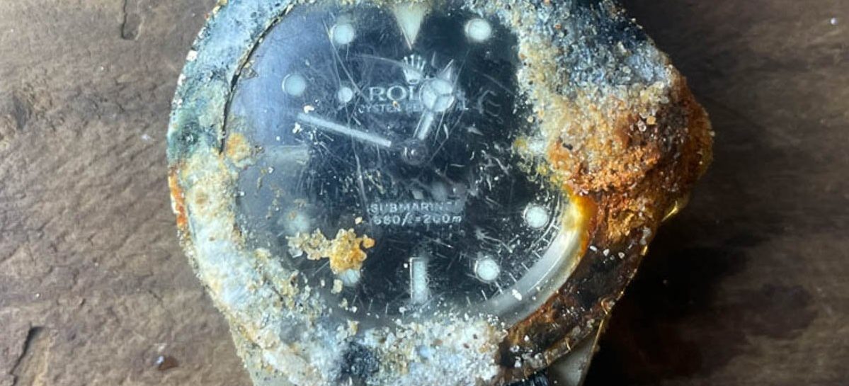 Man vindt Rolex die al 5 jaar op de bodem van de zee lag, en hij functioneert nog steeds