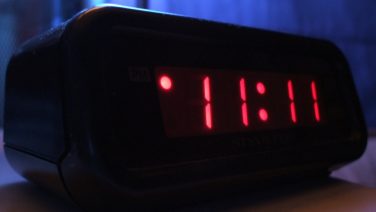Zie jij vaak 11:11 op de klok? Dan zou het deze betekenis kunnen hebben