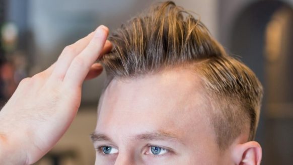 Styling hacks voor de man: hoe je perfect je haar kunt föhnen