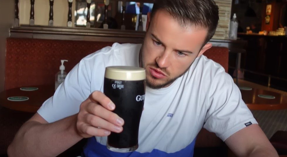 Man deelt lifehack met Guiness-biertje en gaat wereldwijd viral