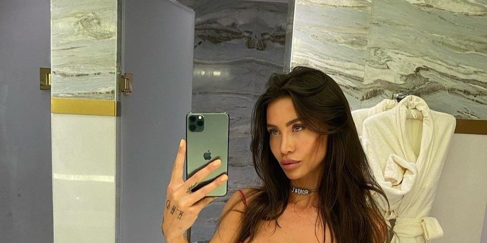 Instagram-volgers staan perplex van spannende badkamer-selfie Jaimie Vaes