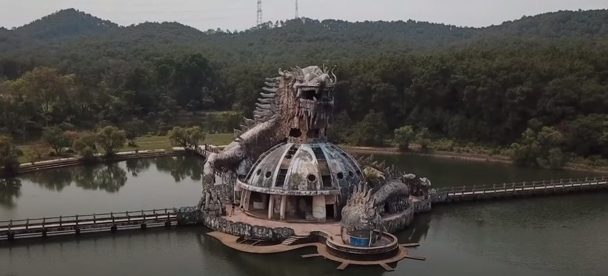 ‘Het grootste verlaten waterpark ter wereld’ lijkt regelrecht uit een griezelfilm te komen