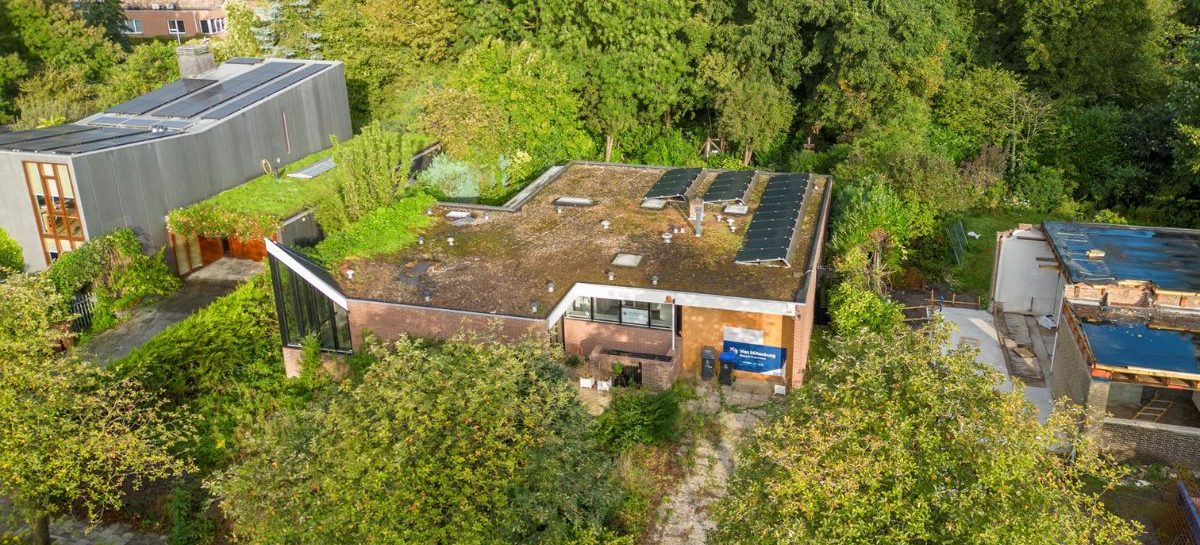 Utrechtse villa heeft een vraagprijs van € 1.250.000, maar is nog steeds een flinke bouwval