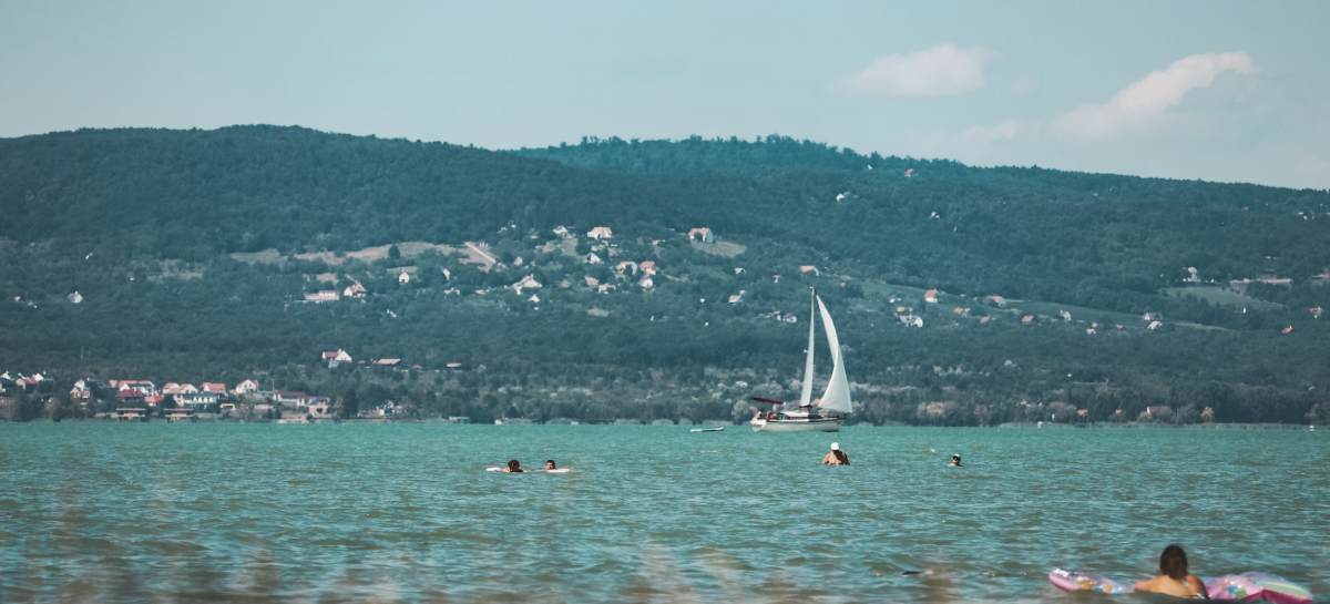 Ontsnappen met het hele gezin aan het Balatonmeer in Hongarije