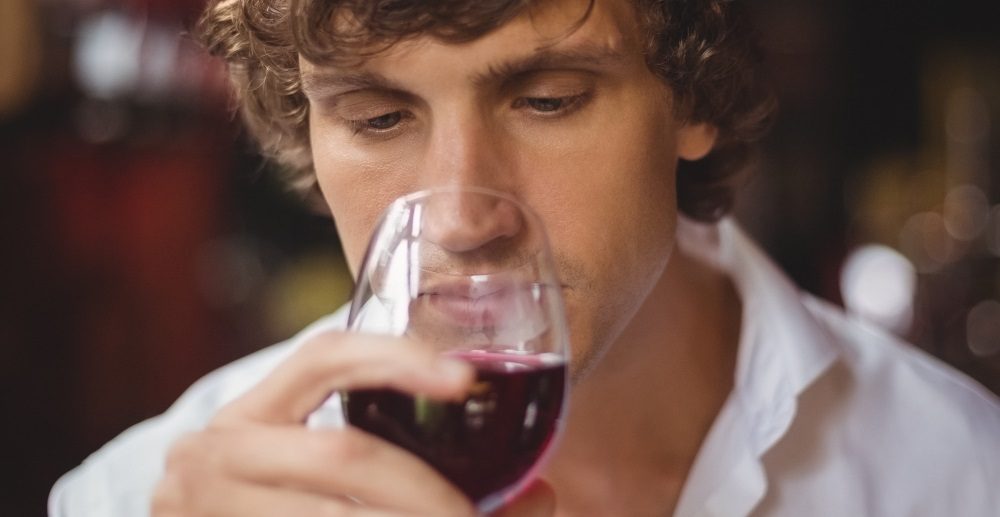 Uitleg: hoofdpijn na rode wijn ligt niet (alleen) aan hoeveel je drinkt